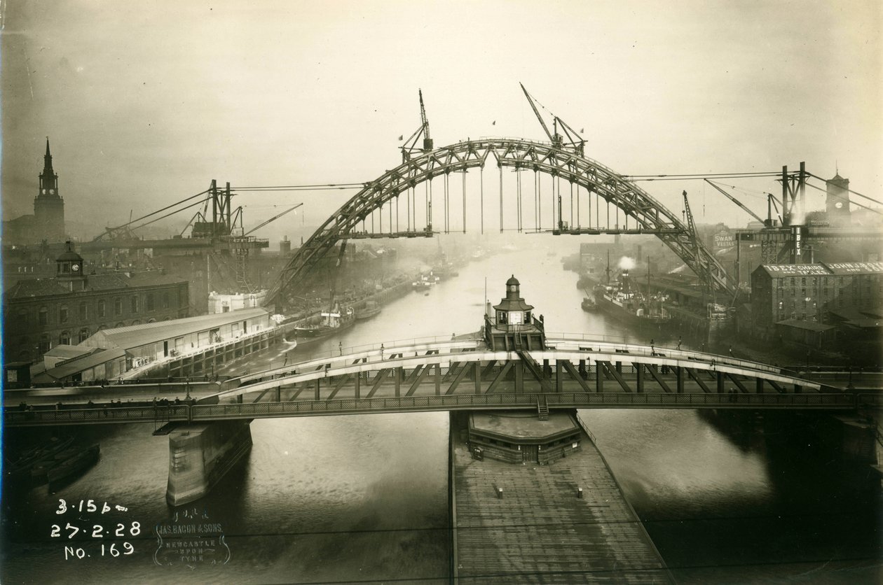 Tyne Bridge ve výstavbě, 27. února 1928 od James Geddie
