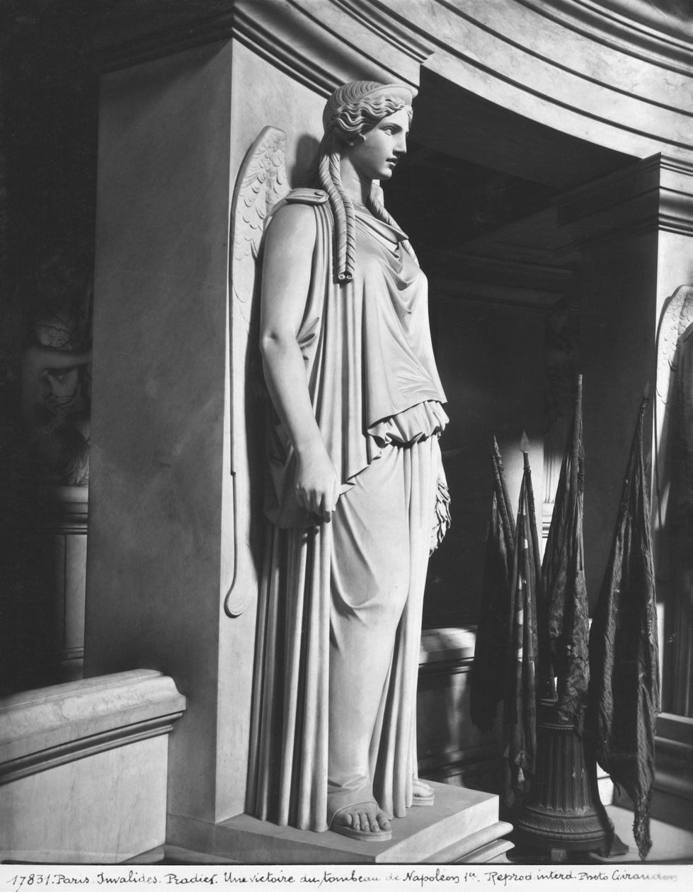 Okřídlené vítězství, krypta Eglise Saint-Louis des Invalides, 1843-1853 (mramor) od James Pradier
