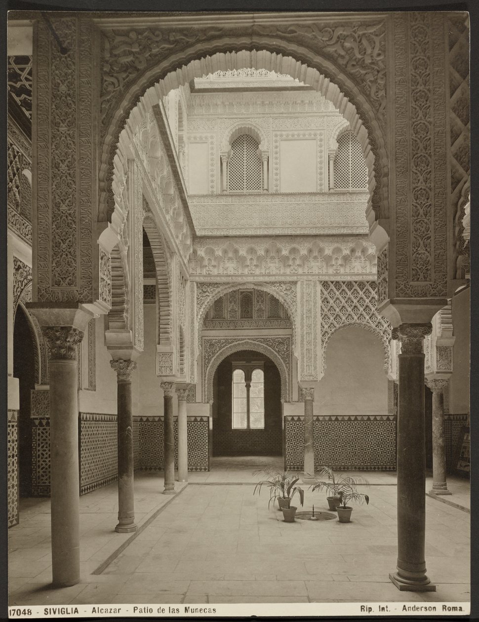 Alcazar, Nádvoří panenek od James Anderson