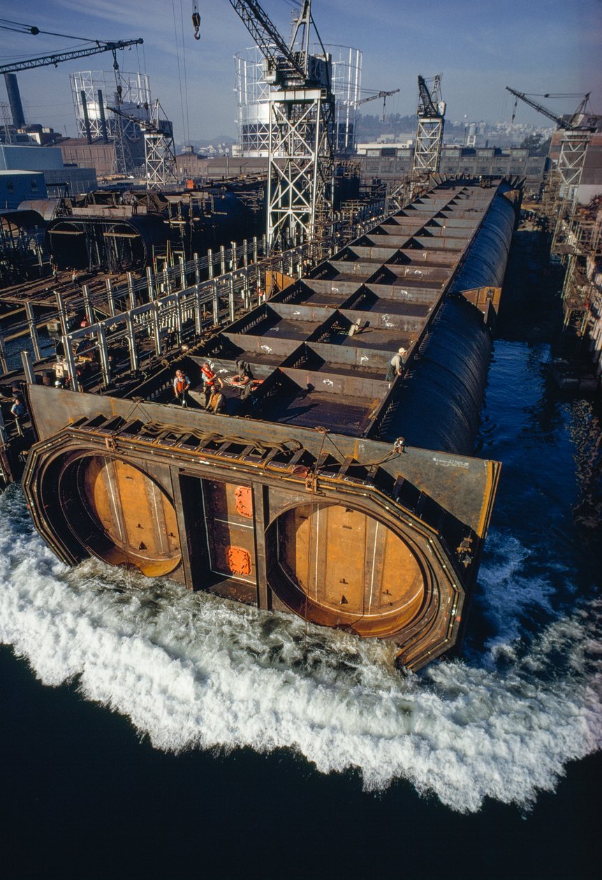 Úsek tunelové trouby pro systém hromadné dopravy BART (Bay Area Rapid Transit) se vznáší v... od James L Stanfield