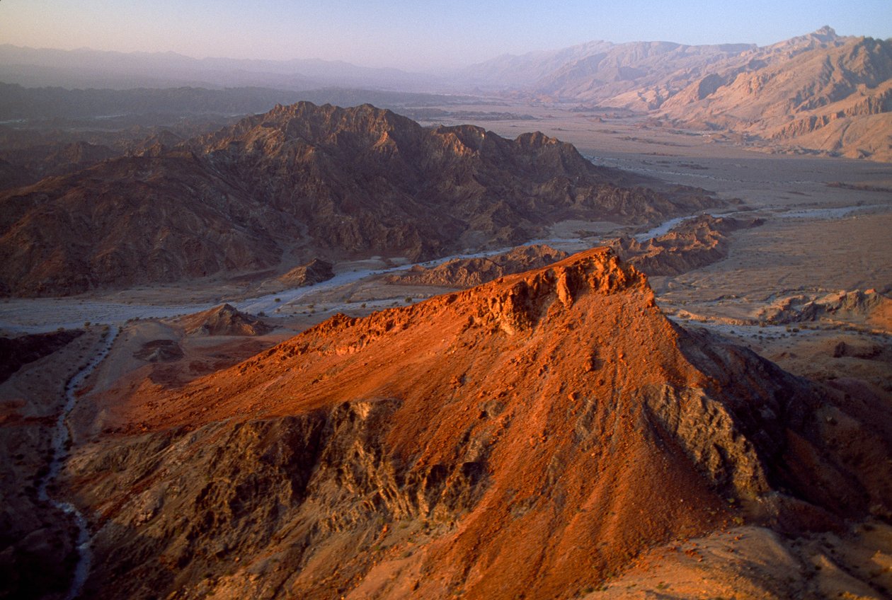 Oblast Al Jabal al Akhdar, Nakhl až Jabal ash Sham, Omán. Letecký pohled. OMÁN, ARABSKÝ POLOOSTROV. od James L Stanfield