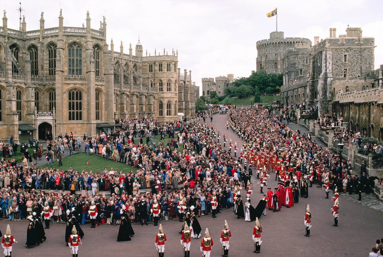 Královna Alžběta a princ Philip předsedají v kapli sv. Jiří. Hrad Windsor, Wi... od James L Stanfield
