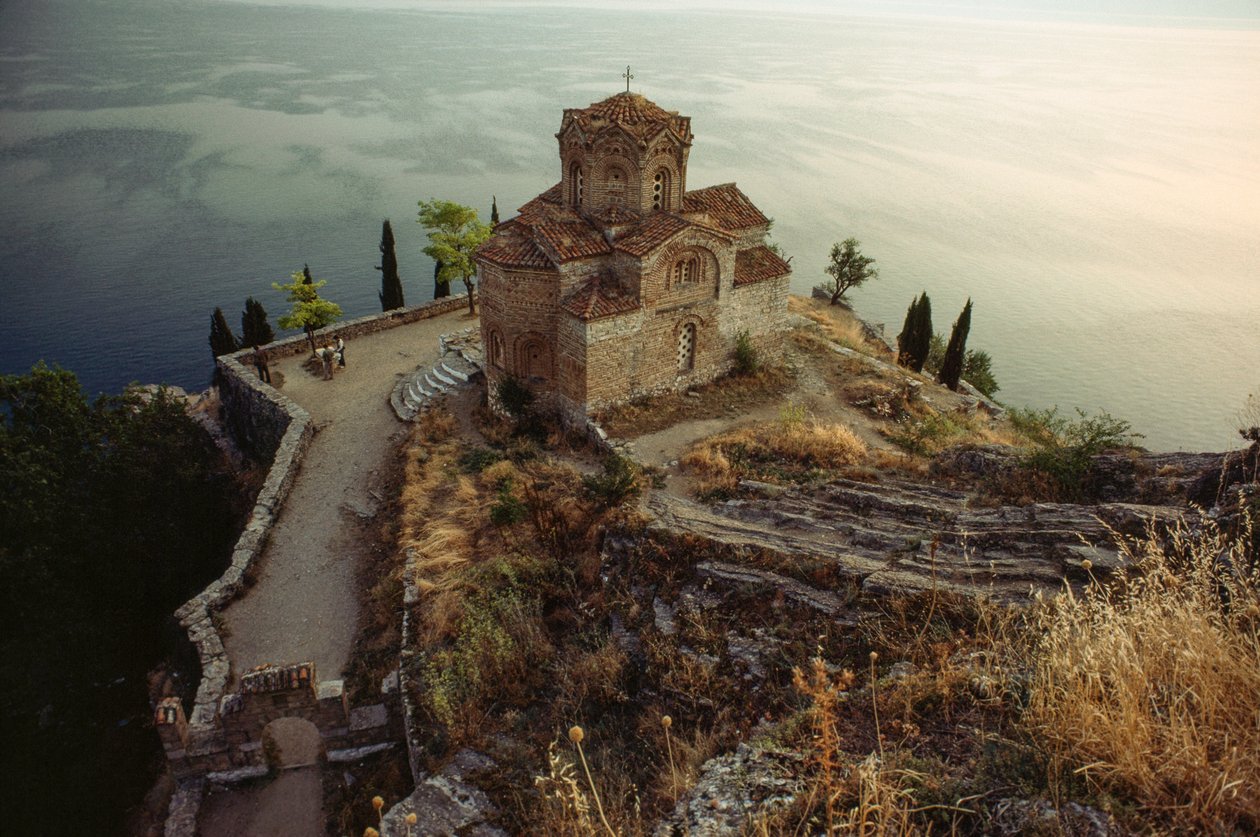 Ohridský region je zapsán na seznamu světového dědictví UNESCO. KOSTEL SVATÉHO JANA KANEA, OHRIDSKÉ JEZERO, JUGOSLÁVIE. od James L Stanfield