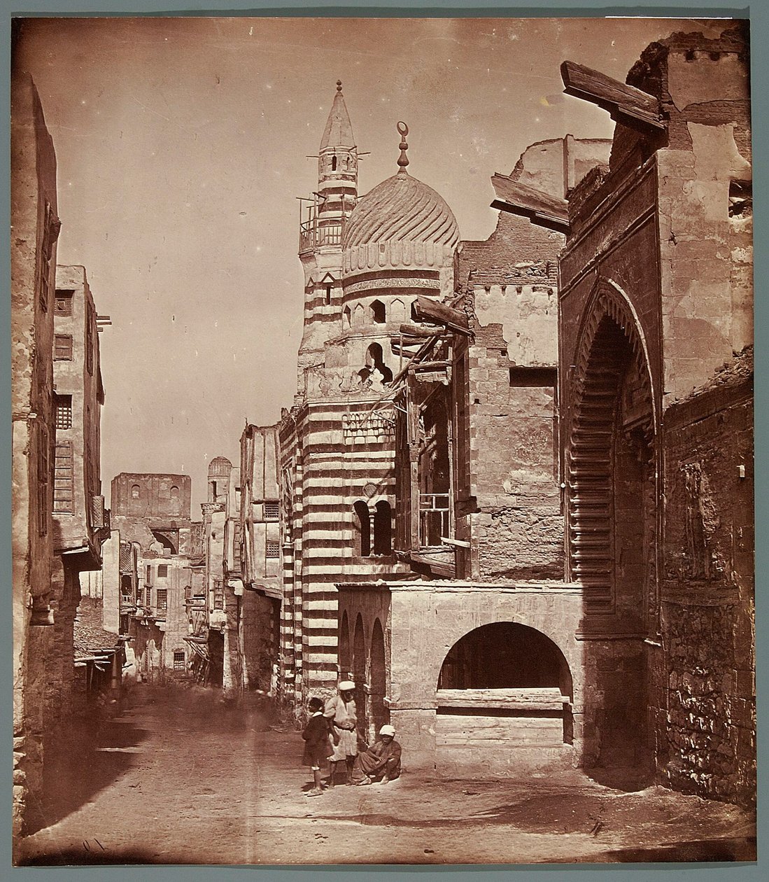 Egypt. Káhira. Mešita mamlúckého emíra Ajtmisze Al-Badżasiho (1383/1384) od James Robertson