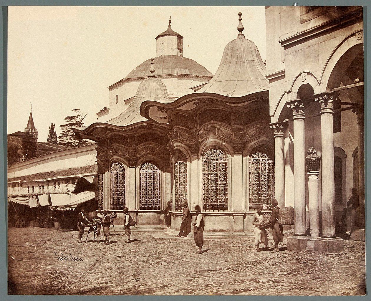 Kašna sultána Mahmuda, Tophane od James Robertson