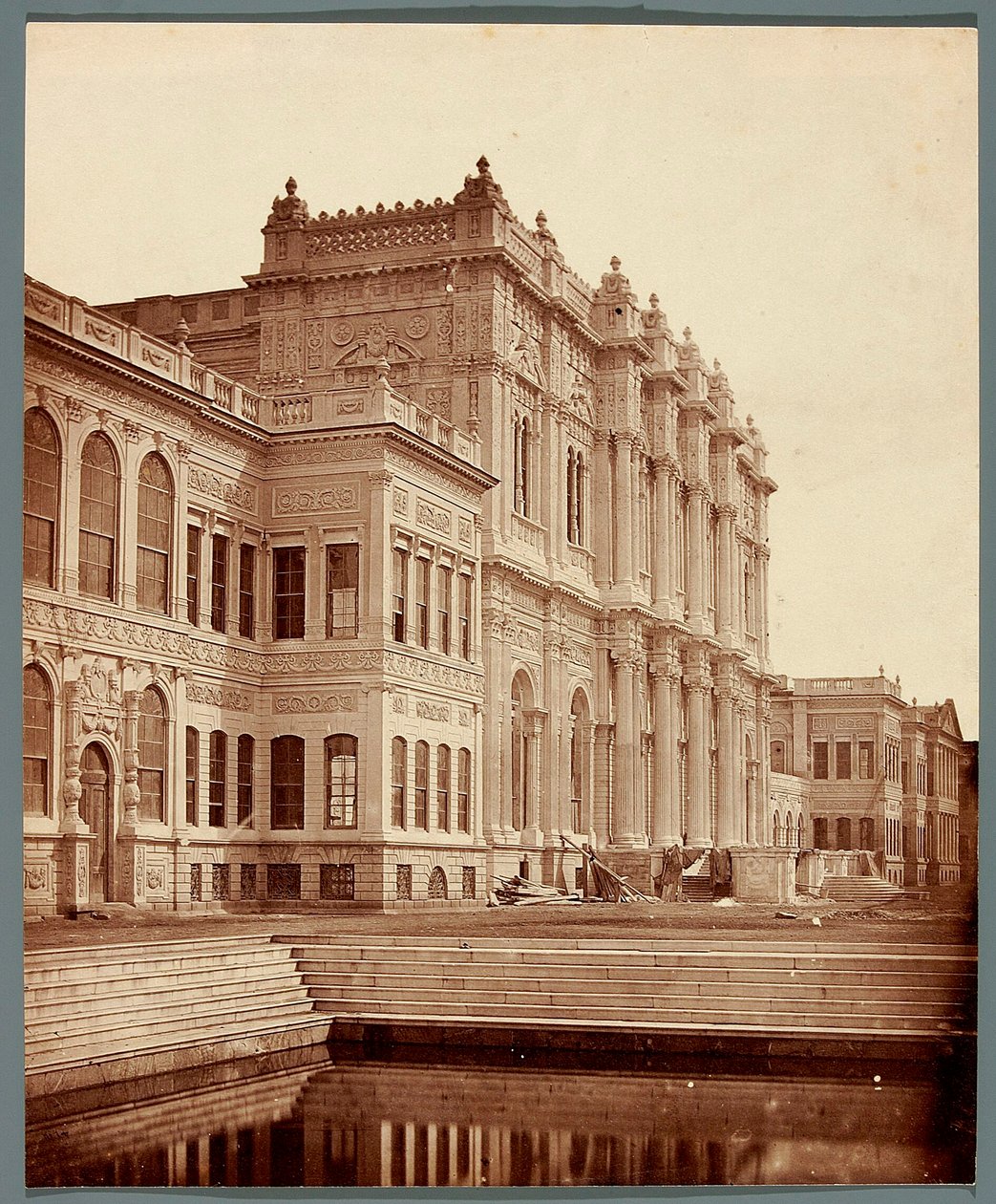 Istanbul. Palác Dolmabahçe [Dolmabahçe Sarayı] od James Robertson