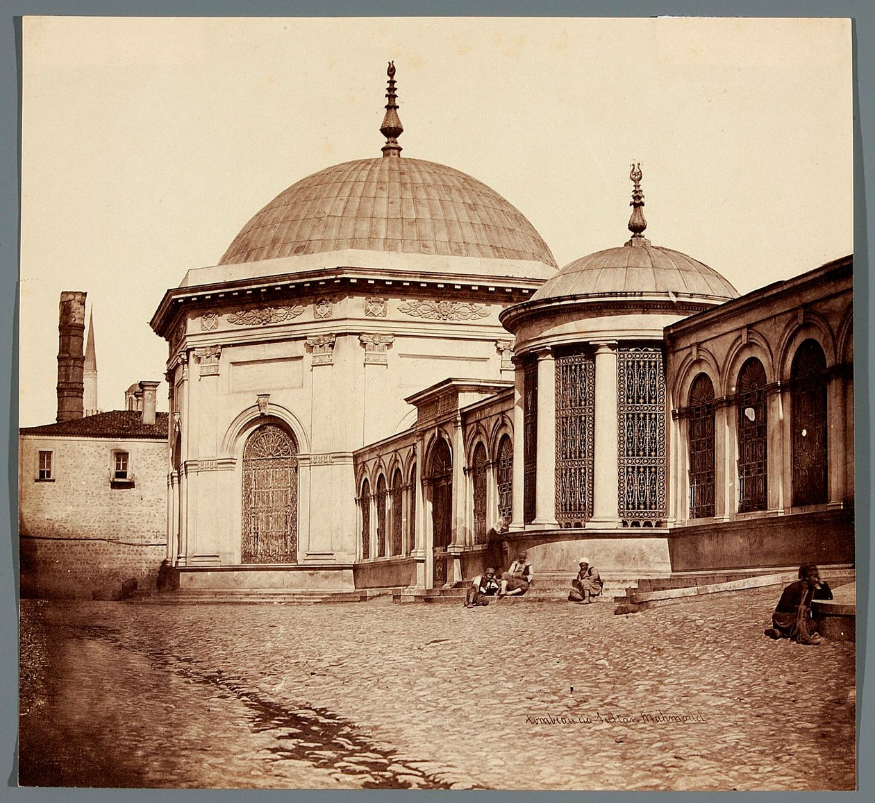 Hrobka sultána Mahmuda [Istanbul. Hrobka sultána Mahmuda] od James Robertson