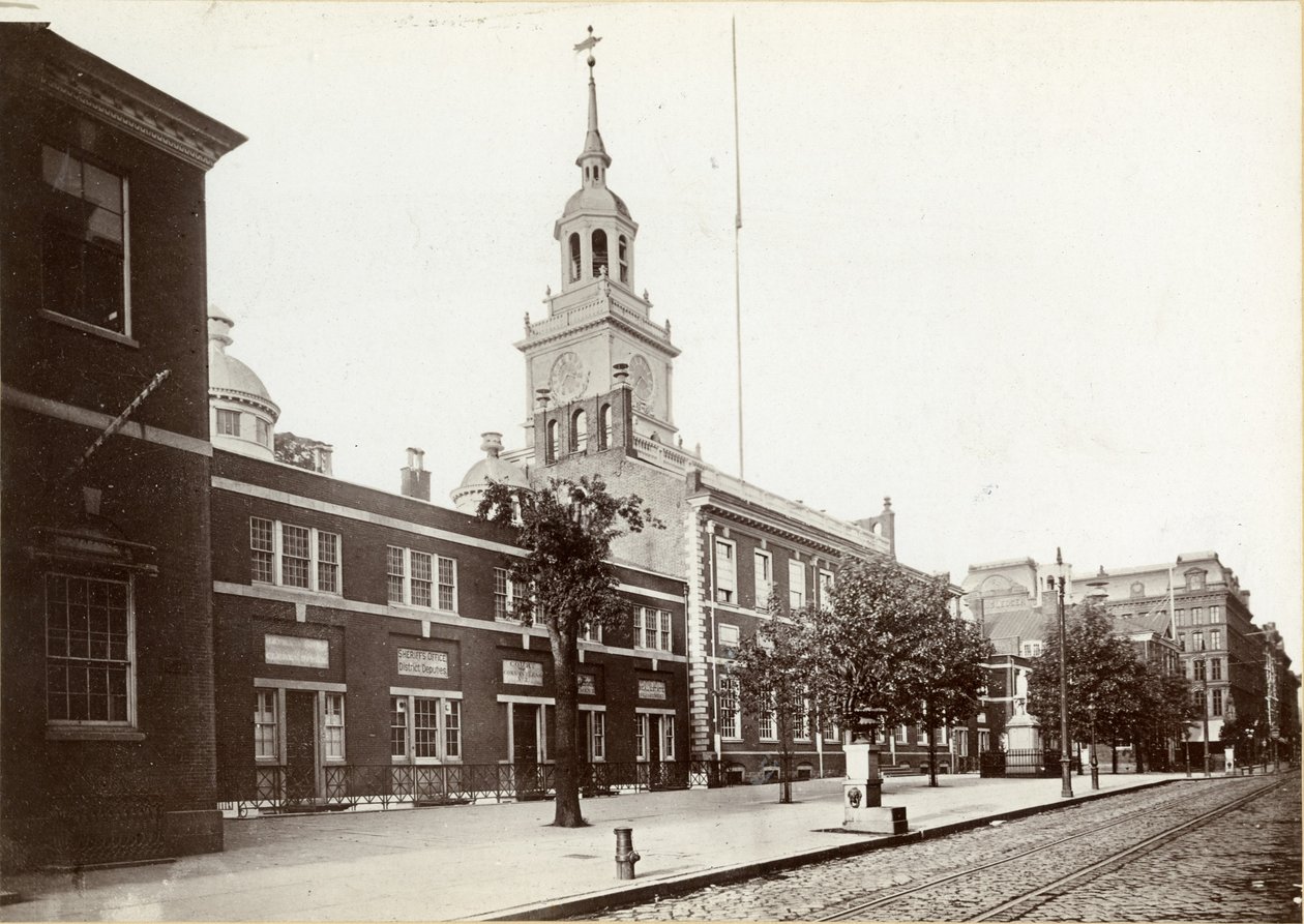Independence Hall, Chestnut Street, South Side mezi 5. a 6. ulicí, 1898 (černobílá fotografie) od James Shields