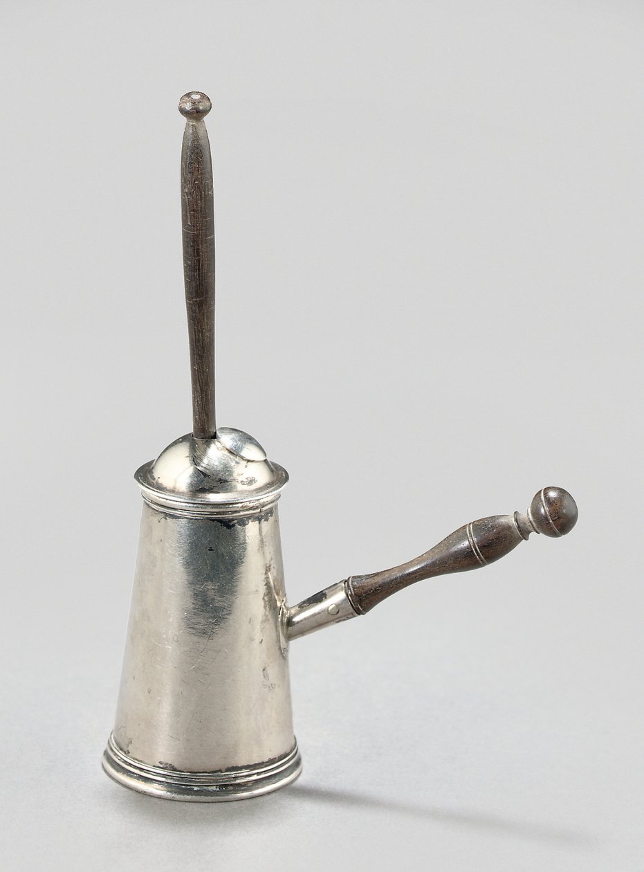 Hračka na čokoládu George II, cca 1730 (stříbro a dřevo) od James Slater
