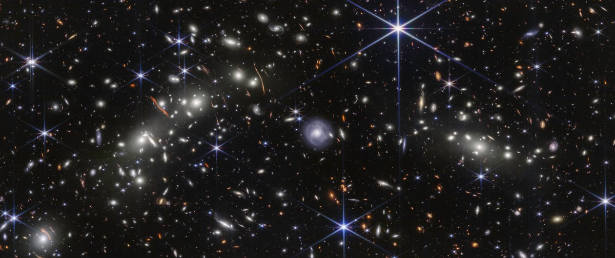 Shluk kulek (snímek z kamery NIRCam) od James Webb Space Telescope (NASA)