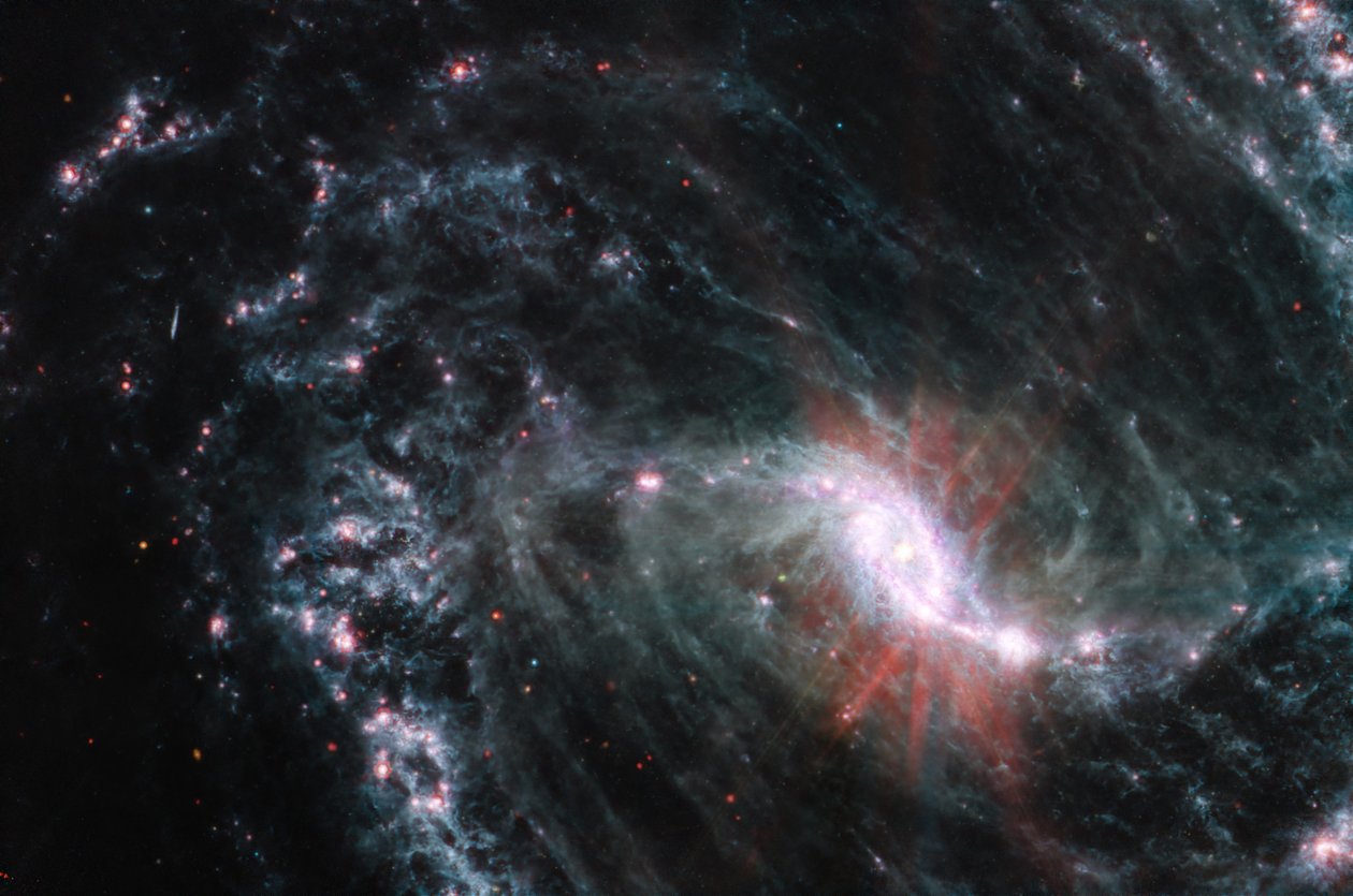 NGC 1365 (snímek MIRI) od James Webb Space Telescope (NASA)