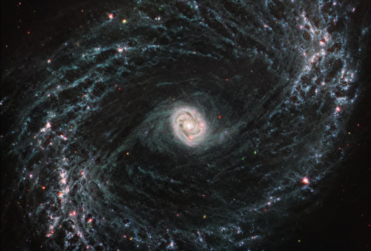 NGC 1433 (snímek MIRI) od James Webb Space Telescope (NASA)