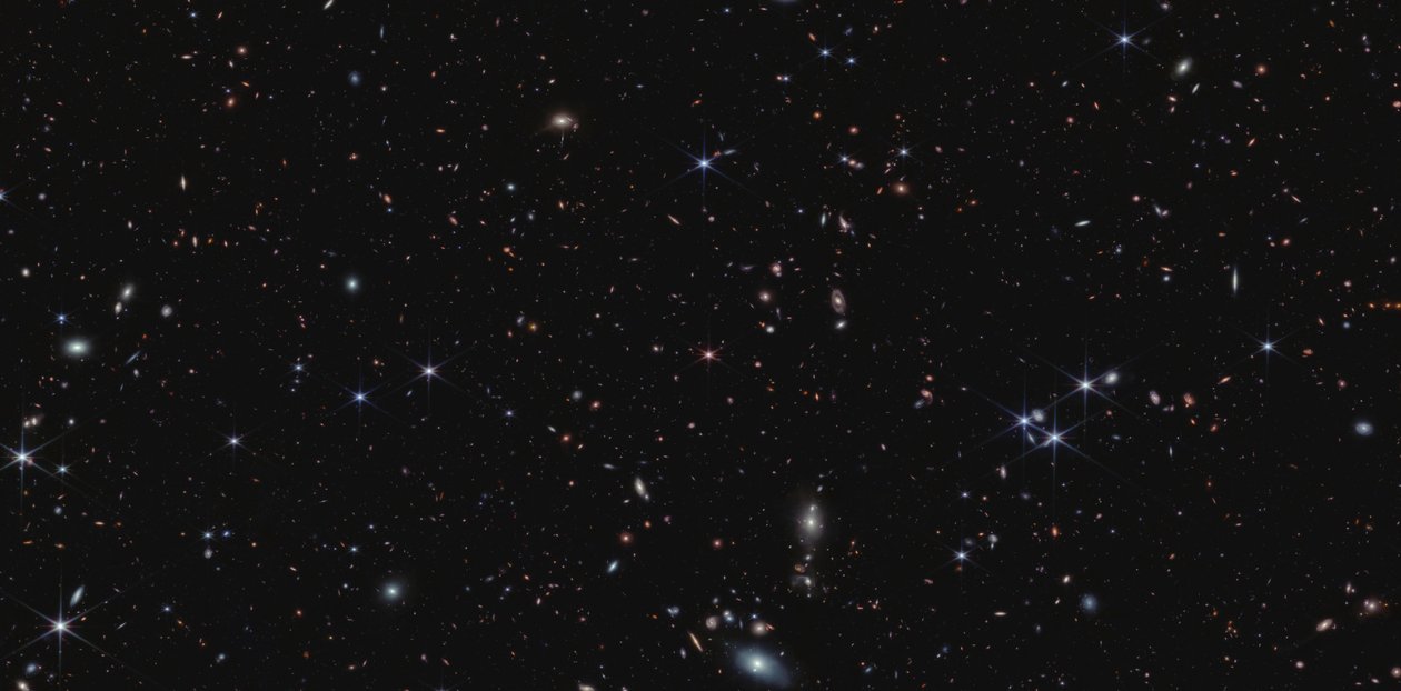Quasar J0100+2802 (obrázek NIRCam) od James Webb Space Telescope (NASA)