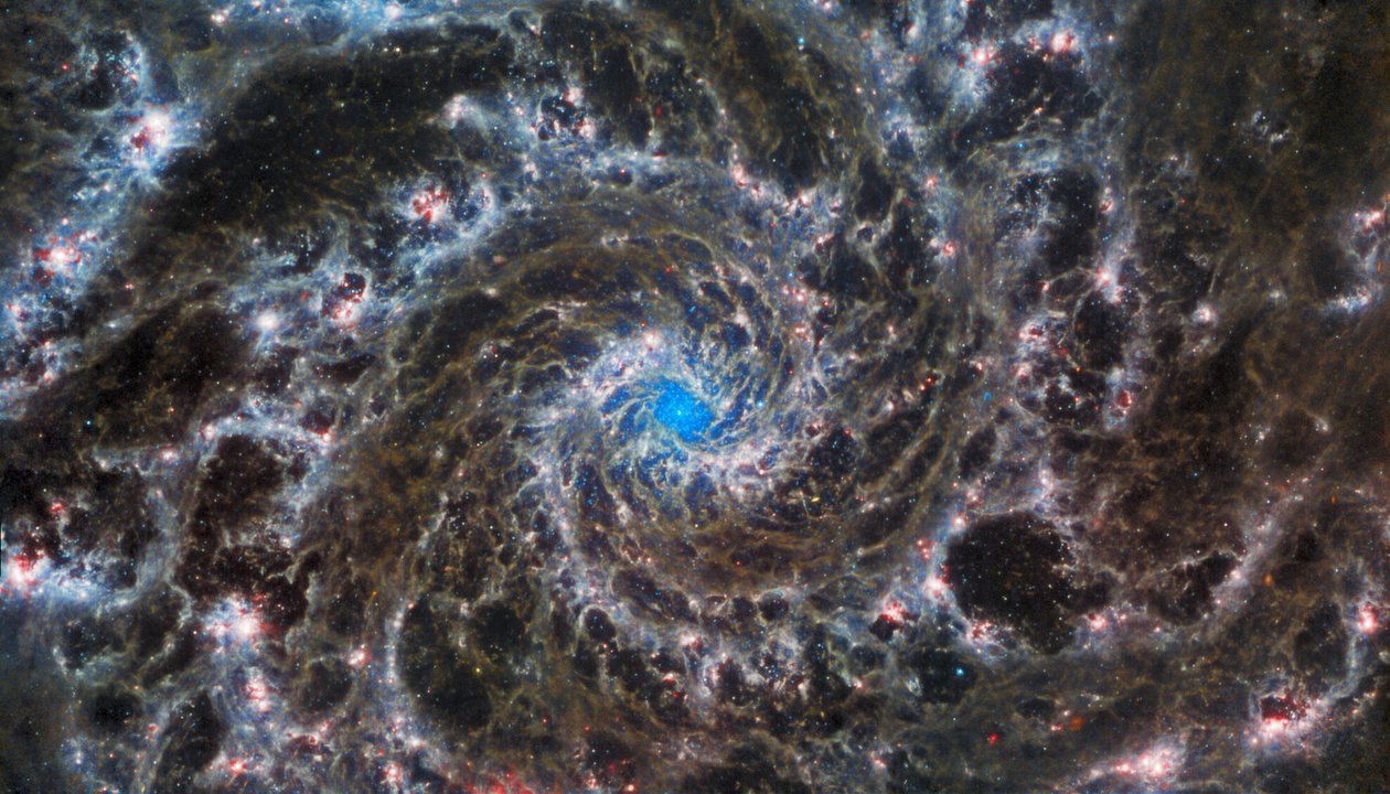 Srdce fantomové galaxie od James Webb Space Telescope (NASA)