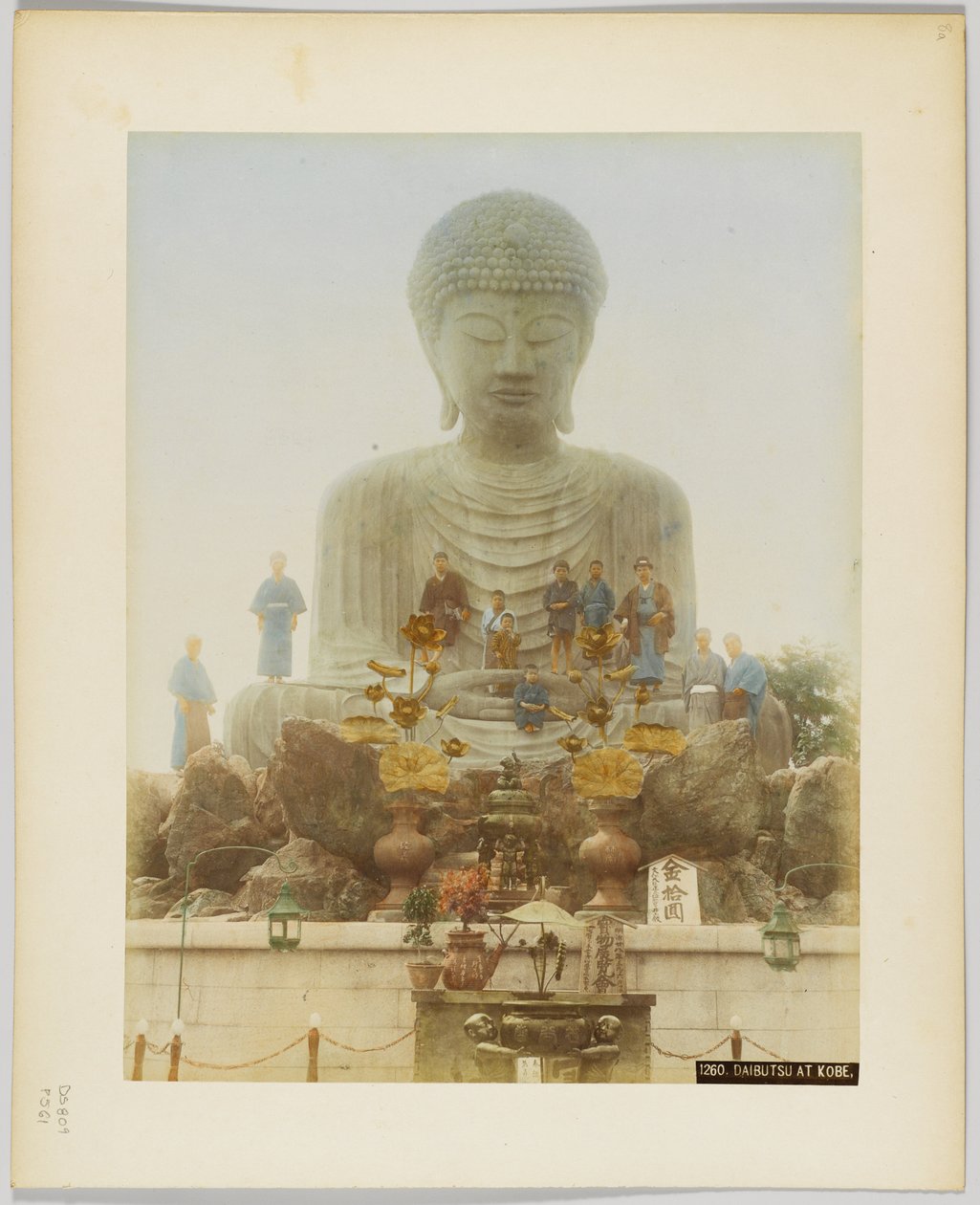 Daibutsu v Kobe, Japonsko (ručně kolorovaná černobílá fotografie) od Japanese Photographer