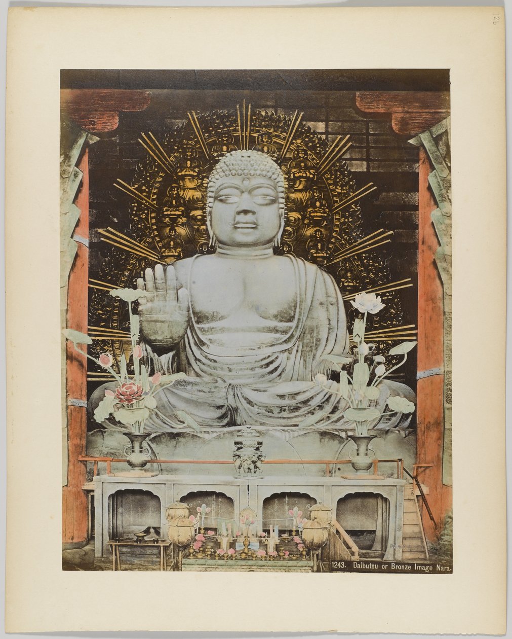 Daibutsu nebo bronzový obrázek, Nara, Japonsko (ručně kolorovaná černobílá fotografie) od Japanese Photographer