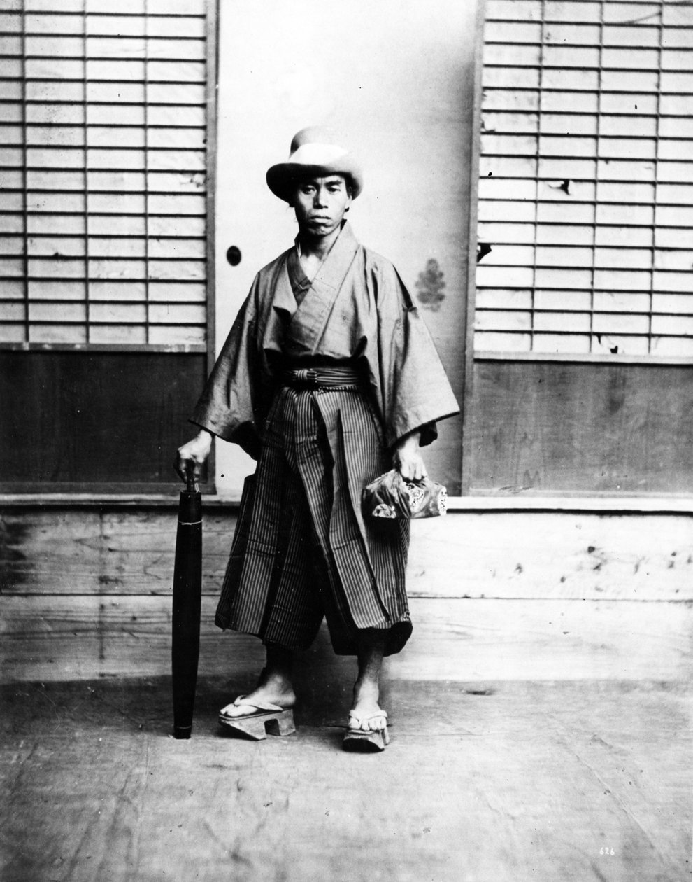 Japonec v evropském klobouku, c.1860-80 od Japanese Photographer