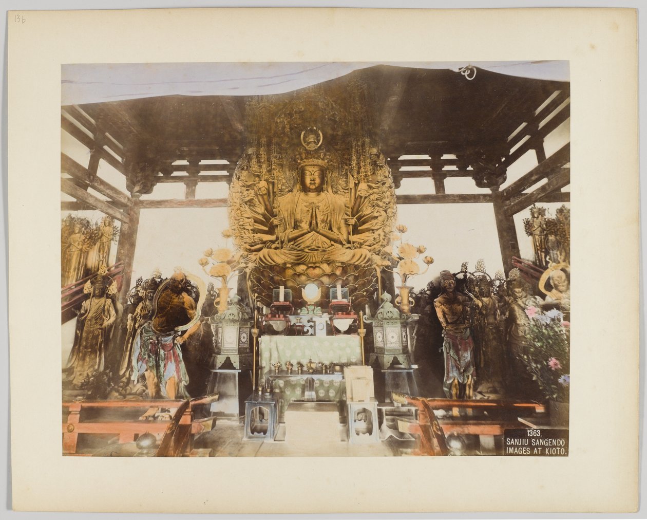 Obrázky Sanjiu Sangendo v Kjótu, Japonsko (ručně kolorovaná černobílá fotografie) od Japanese Photographer
