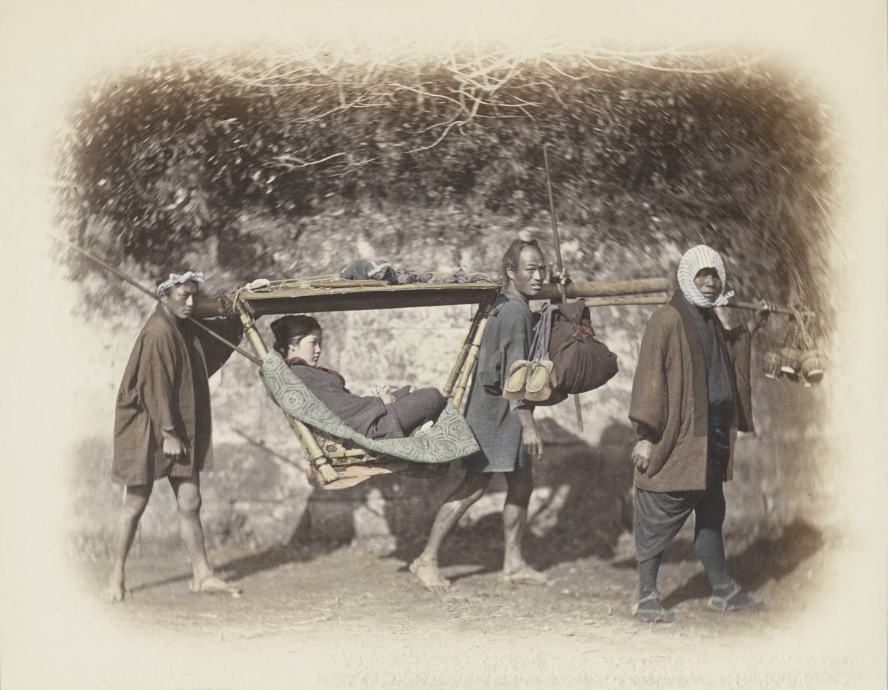 Žena nesená v kagu (ručně kolorovaná černobílá fotografie) od Japanese Photographer