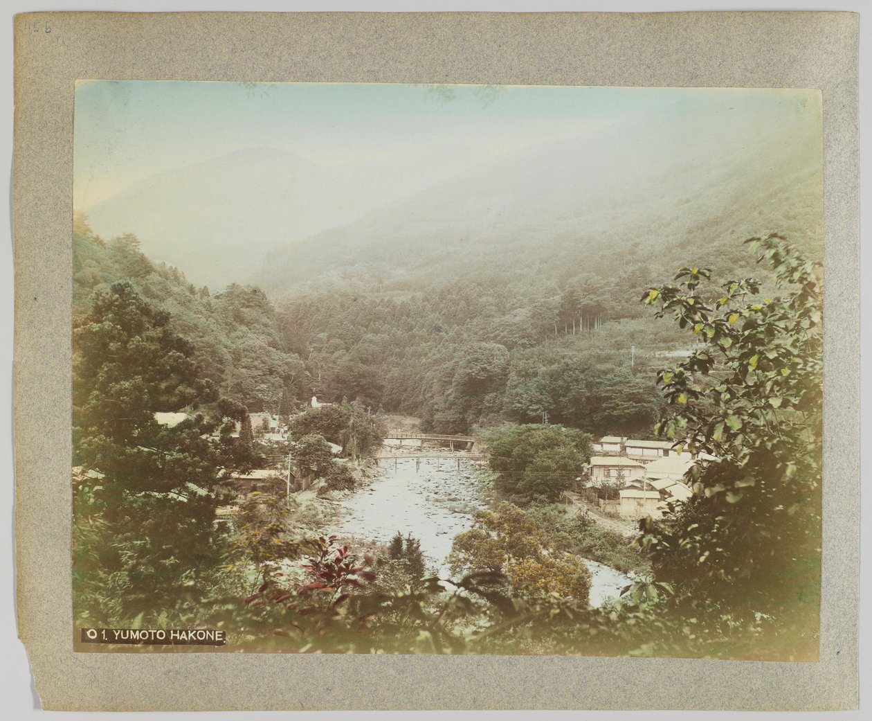 Yumoto Hakone, prefektura Kanagawa (ručně kolorovaná černobílá fotografie) od Japanese Photographer