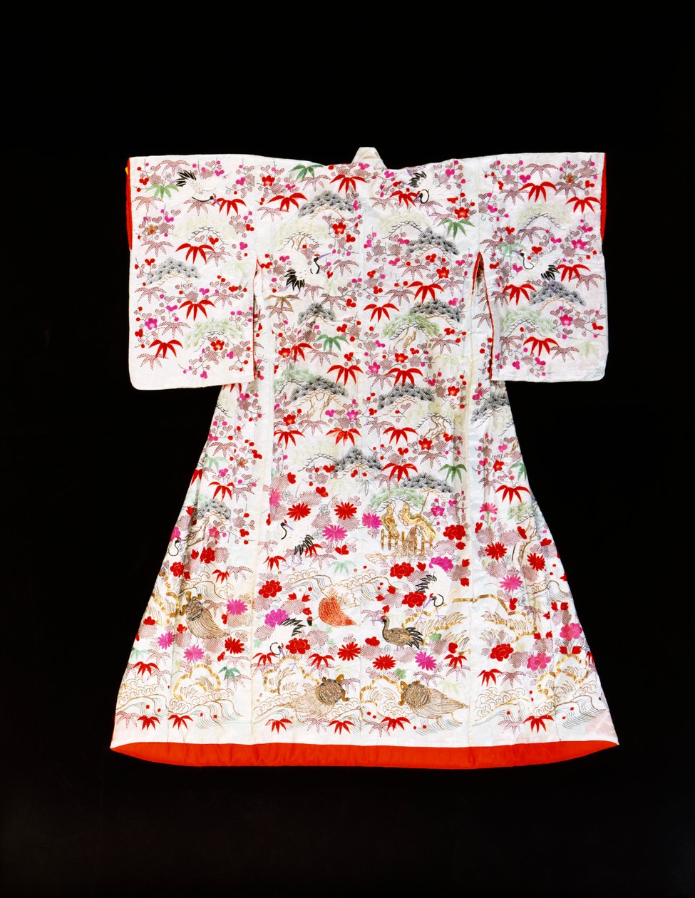 Furisode z bílého hedvábného damašku podle šablony s bambusovými listy a švestkovým květem od Japanese School