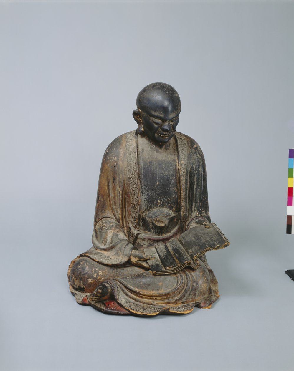 Arhat (svatí muži): tři z Pětky Hundred Arhat, c.1687 - 95 (dřevo, suchý lak a zlato, s barvami (použito později)) od Japanese School