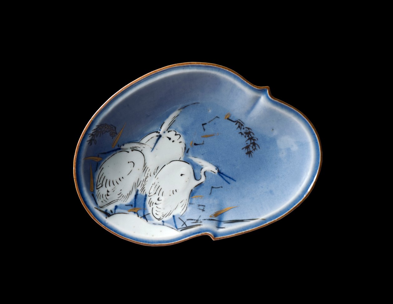 Arita Dish, cca 1730-40 (porcelán s podglazurní modrou a zlatou a stříbrnou přeglazurou) od Japanese School