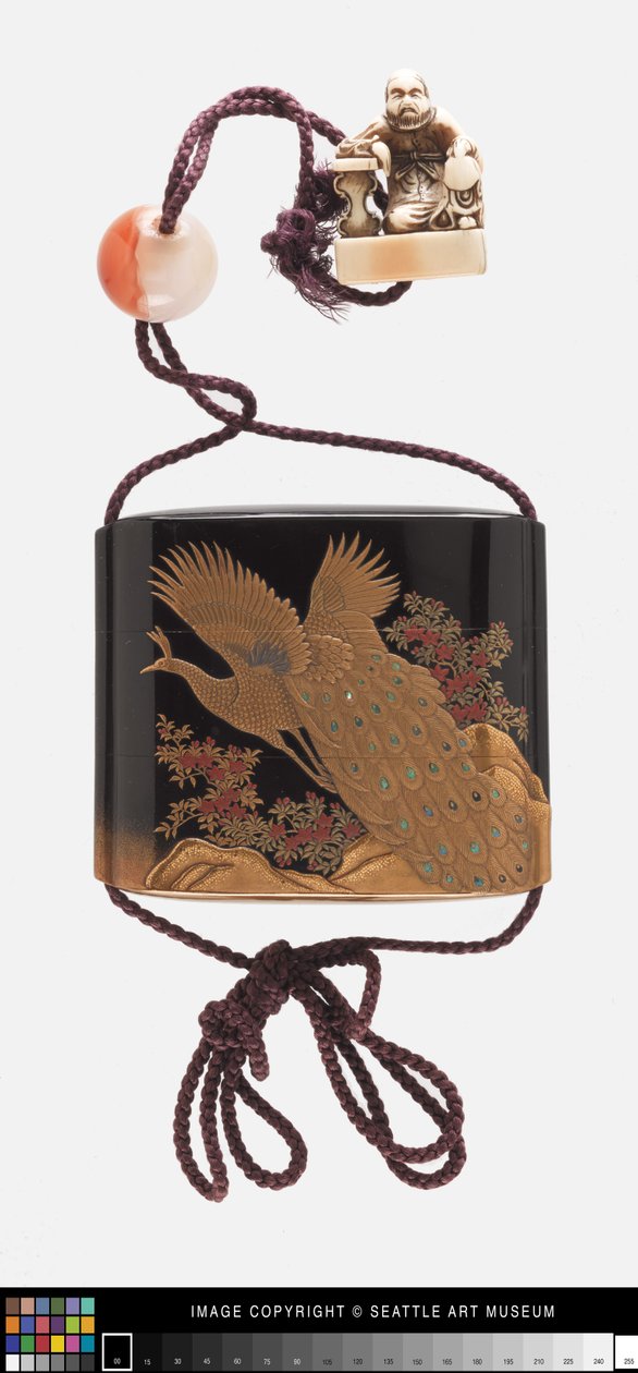 Inro zdobené pávem, ojime a netsuke od Japanese School