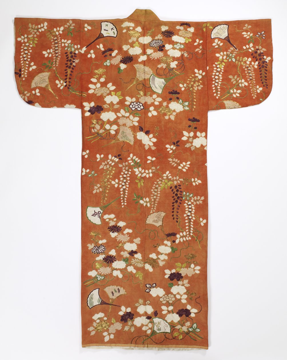 Kimono (furisode), konec 18. století (damaškové hedvábí, hedvábí a kovové nitě) od Japanese School