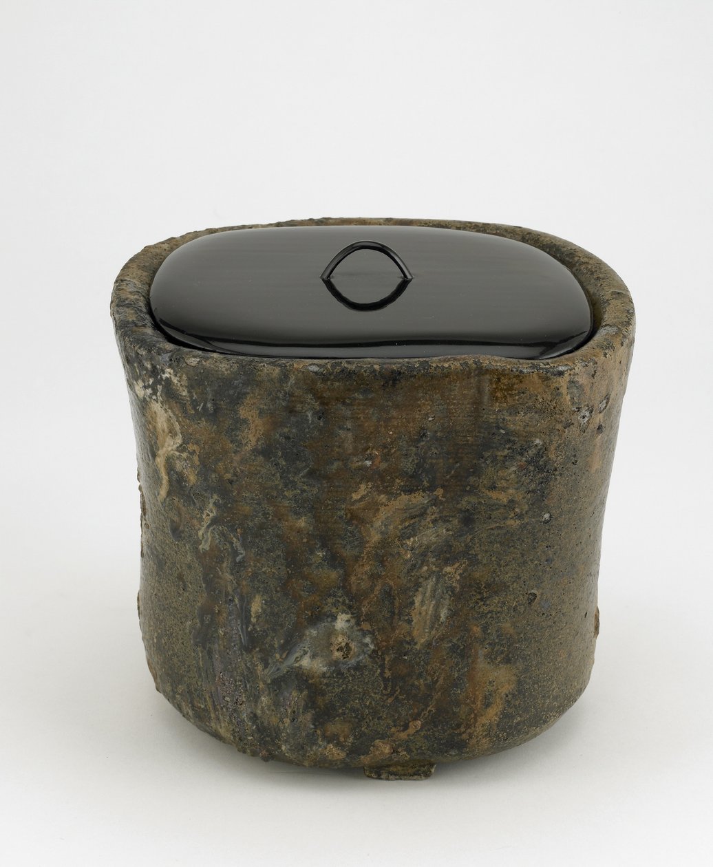 Nádoba na vodu pro čajový obřad, Imbe, prefektura Okayama, období Edo, 1625-50 (keramika) od Japanese School