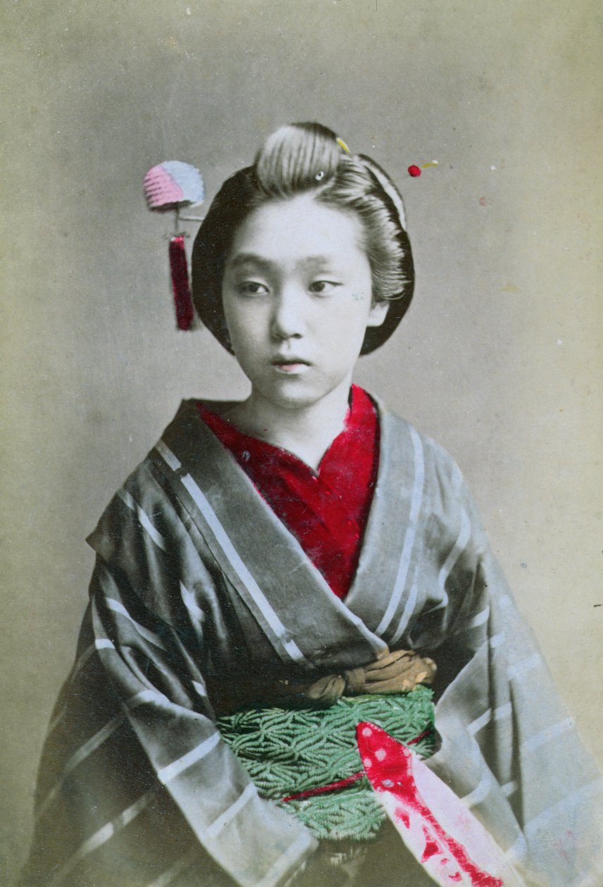Mladá dívka v kimonu, cca 1860-70 (ručně kolorovaná fotografie) od Japanese School