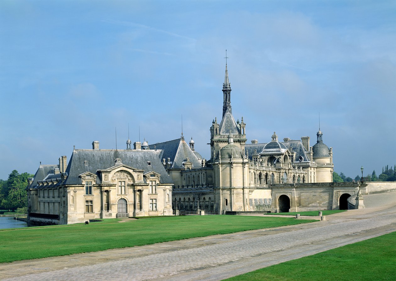 Malý zámek, zvaný také Chatelet nebo Capitainerie, věž kaple a Velký zámek, asi 1560. od Jean Bullant