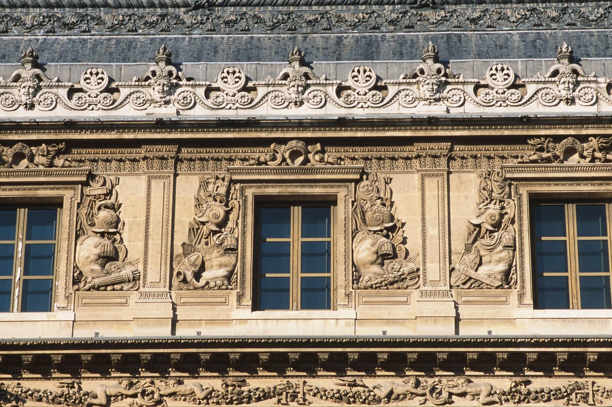 Cour Carree; Lescot křídlo, detail od Jean Goujon
