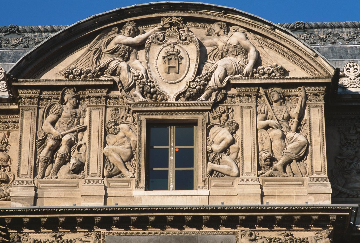 Cour Carree; křídlo Lescot, pohled do podkroví od Jean Goujon