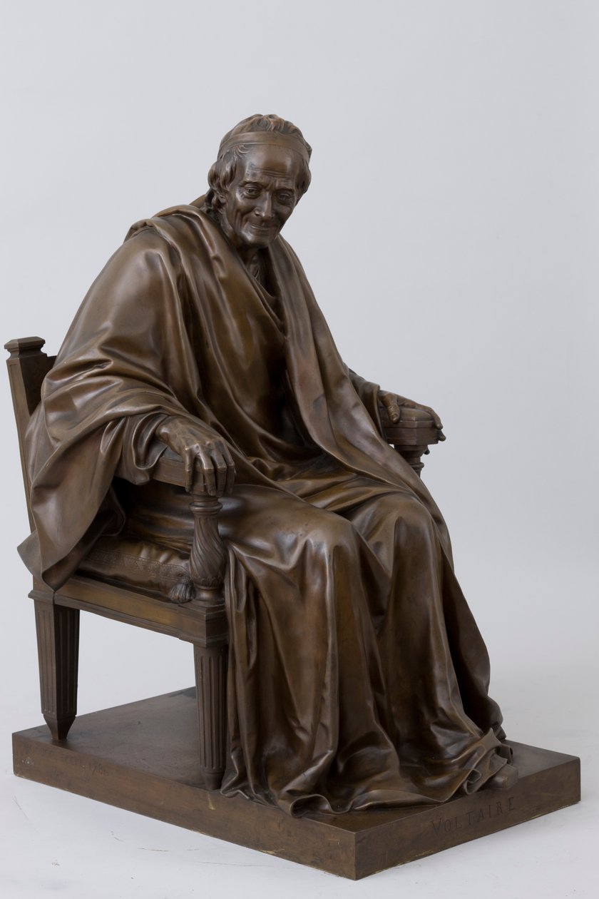 Sedící Voltaire (François-Marie Arouet 1694-1778) od Jean-Antoine Houdon