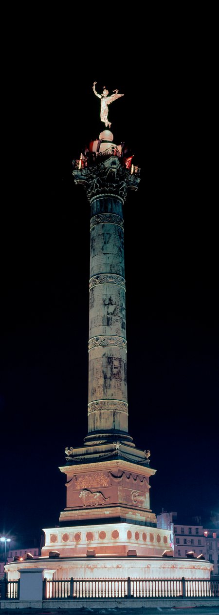 Pohled na sloupec července na Place de la Bastille v Paříži. od Jean Antoine Alavoine