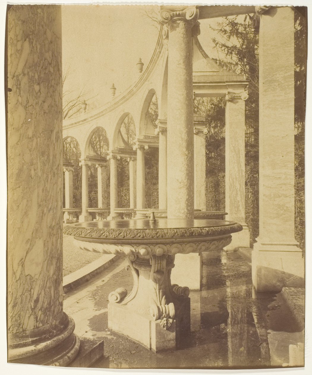 Bosquet de la Colonnade, pánve od Jean Eugène Auguste Atget