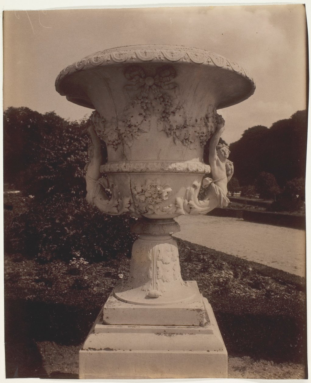 Versailles, (váza) od Jean Eugène Auguste Atget