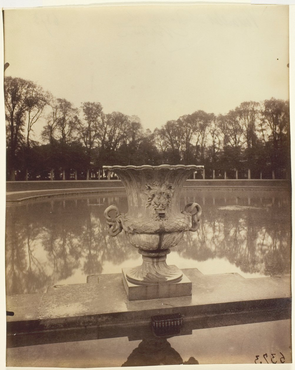 Versailles, Bassin de Neptune od Jean Eugène Auguste Atget