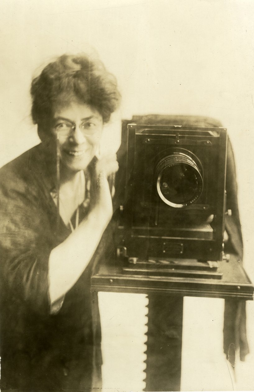 Bealsův autoportrét, kolem 1918-20 (želatinová stříbrná fotografie) od Jessie Tarbox Beals