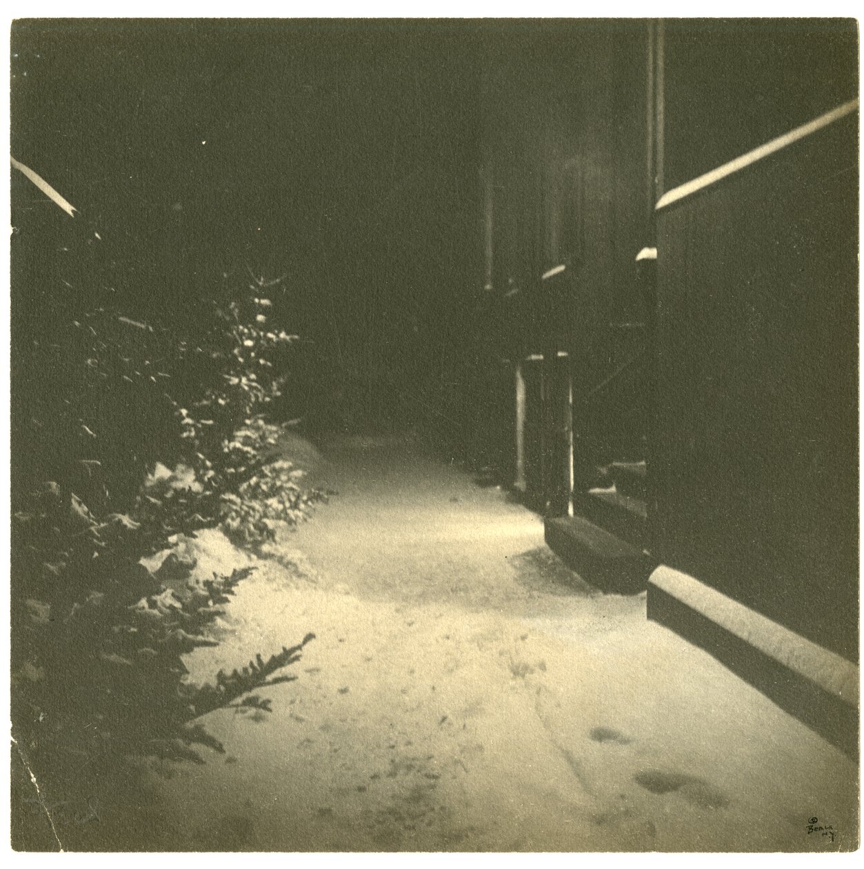 Bellingham Court, Boston, USA, asi 1902-10 (želatinová fotografie) od Jessie Tarbox Beals