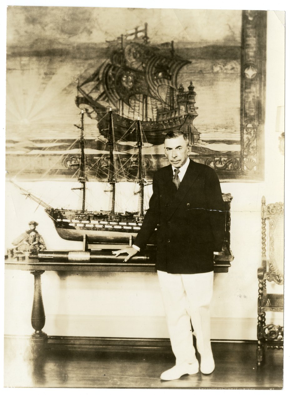 Booth Tarkington, kolem 1920-28 (želatinová stříbrná fotografie) od Jessie Tarbox Beals