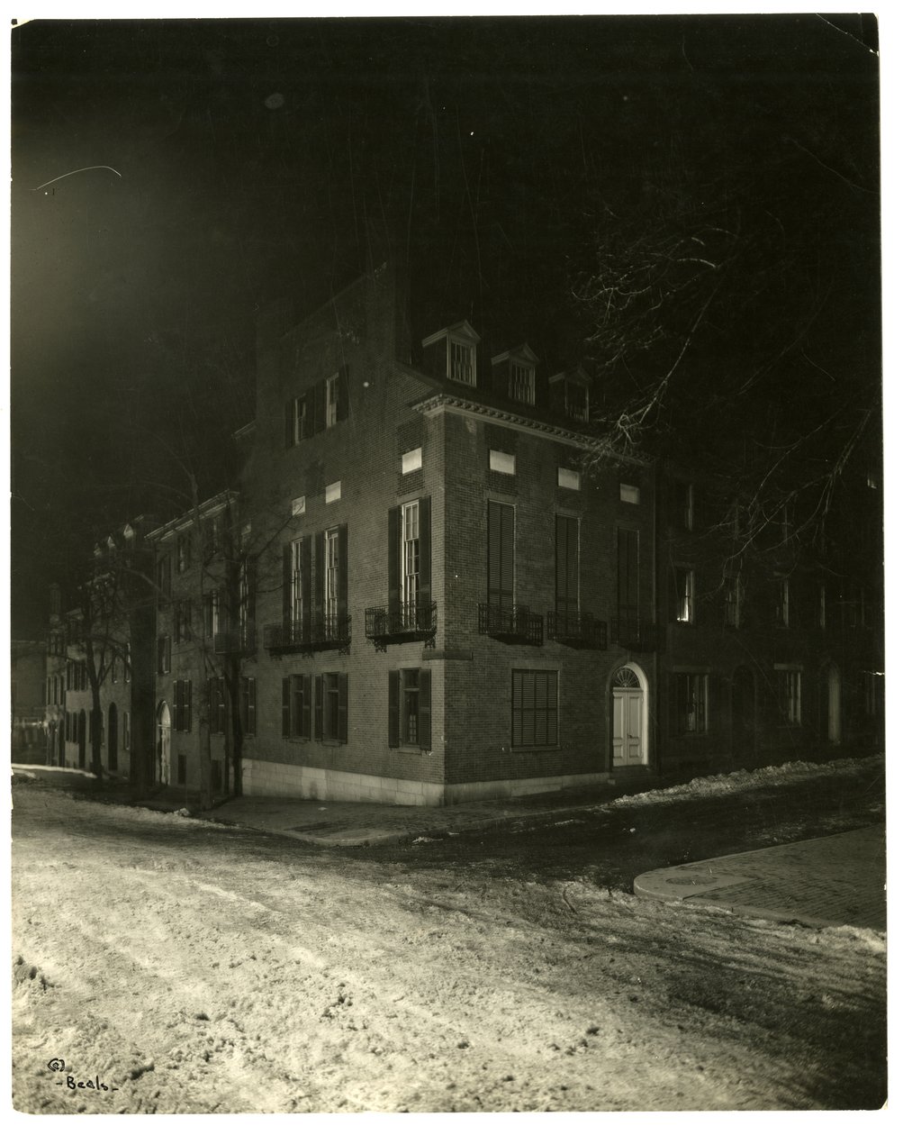 Chestnut St, Boston, USA, cca 1902-10 (želatinová stříbrná fotografie) od Jessie Tarbox Beals