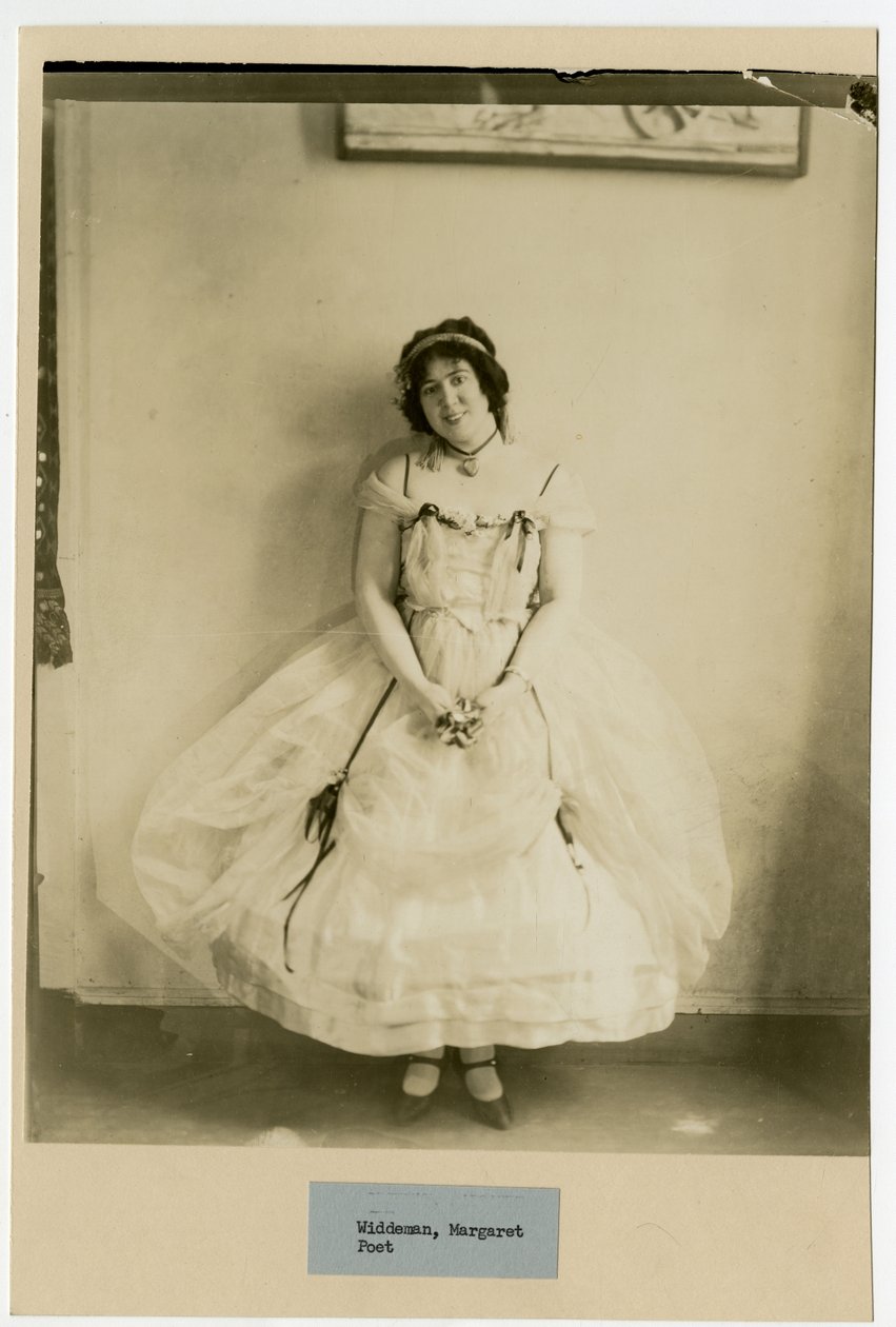 Margaret Widdemer, básník, cca 1915-25 (želatinová stříbrná fotografie) od Jessie Tarbox Beals