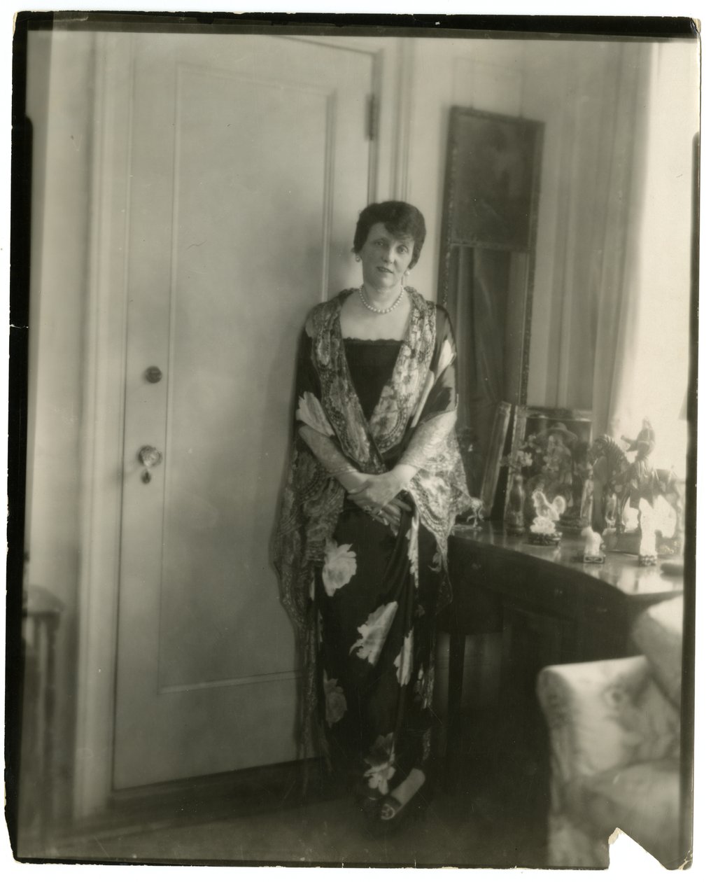 Paní Emily Post, Etiketa, kolem 1926-28 od Jessie Tarbox Beals