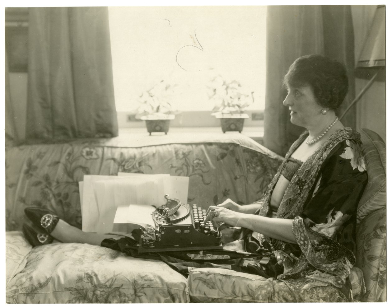 Paní Emily Post, autorka Etikety, kolem 1926-28 od Jessie Tarbox Beals