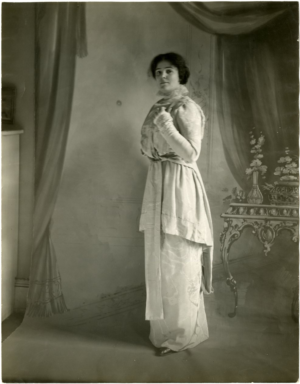Orchid moaré, Maurice, cca 1905-18 (želatinová stříbrná fotografie) od Jessie Tarbox Beals