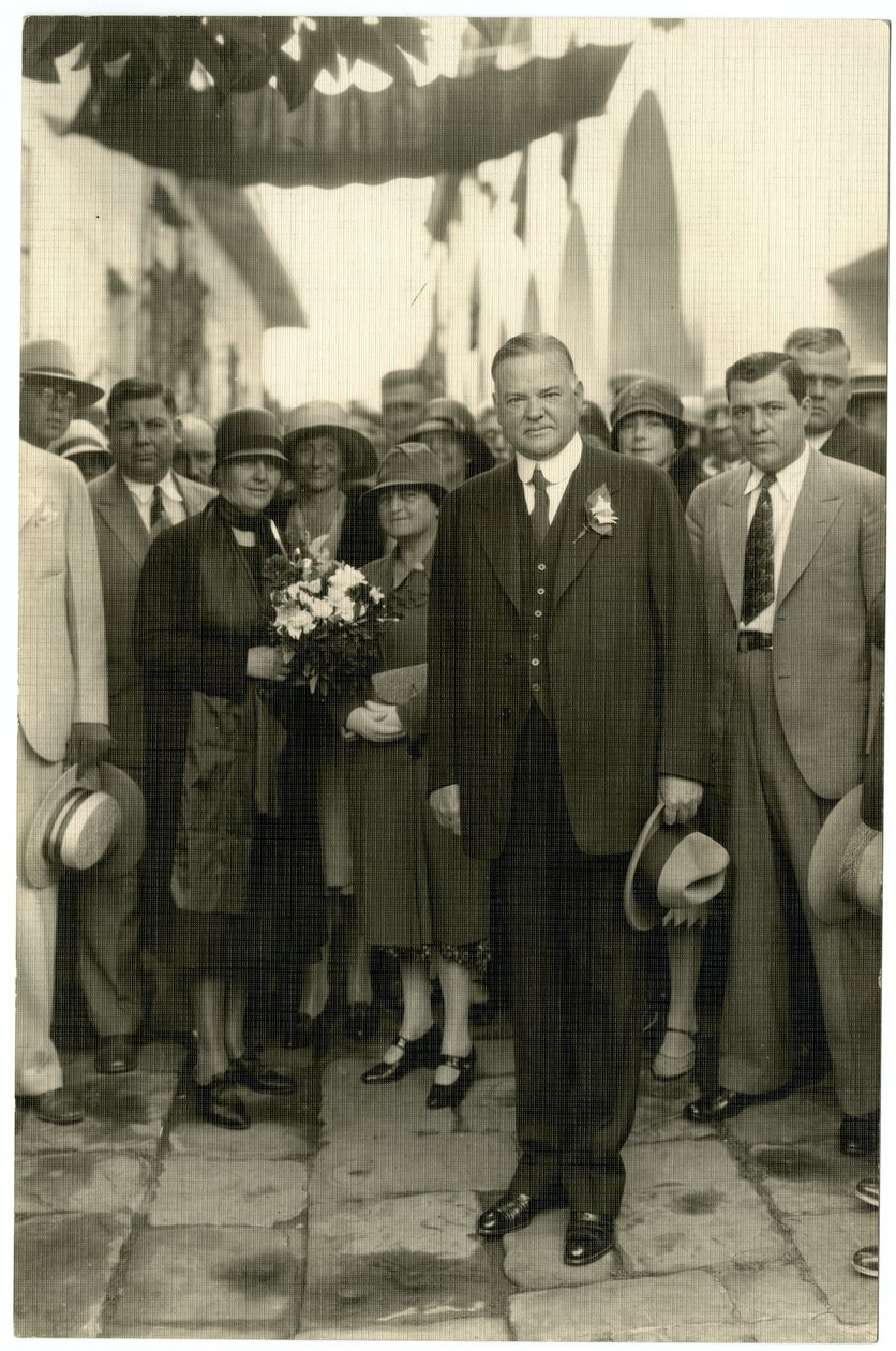 Prezident Hoover - paní Hooverová drží kytici, c.1928-32 od Jessie Tarbox Beals