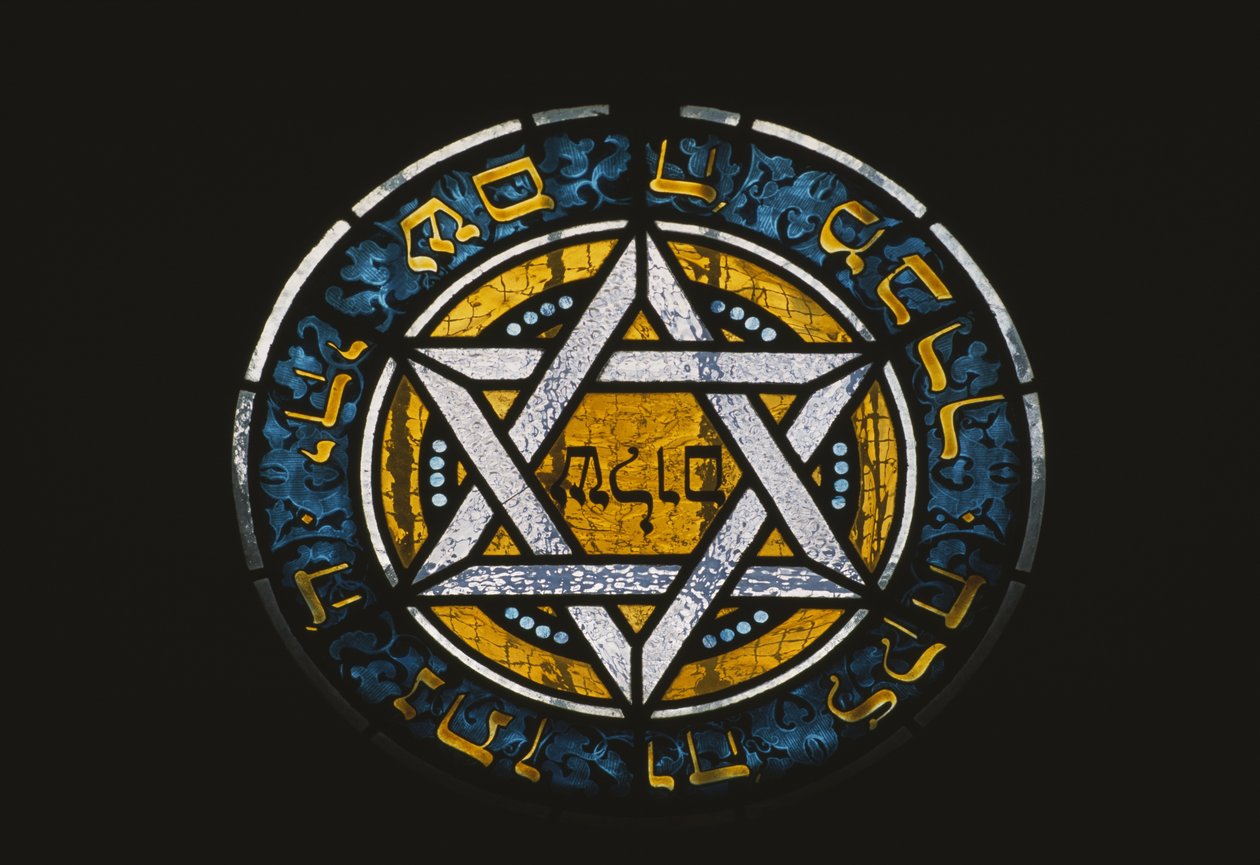 Okno z židovské hrobky od Jewish School