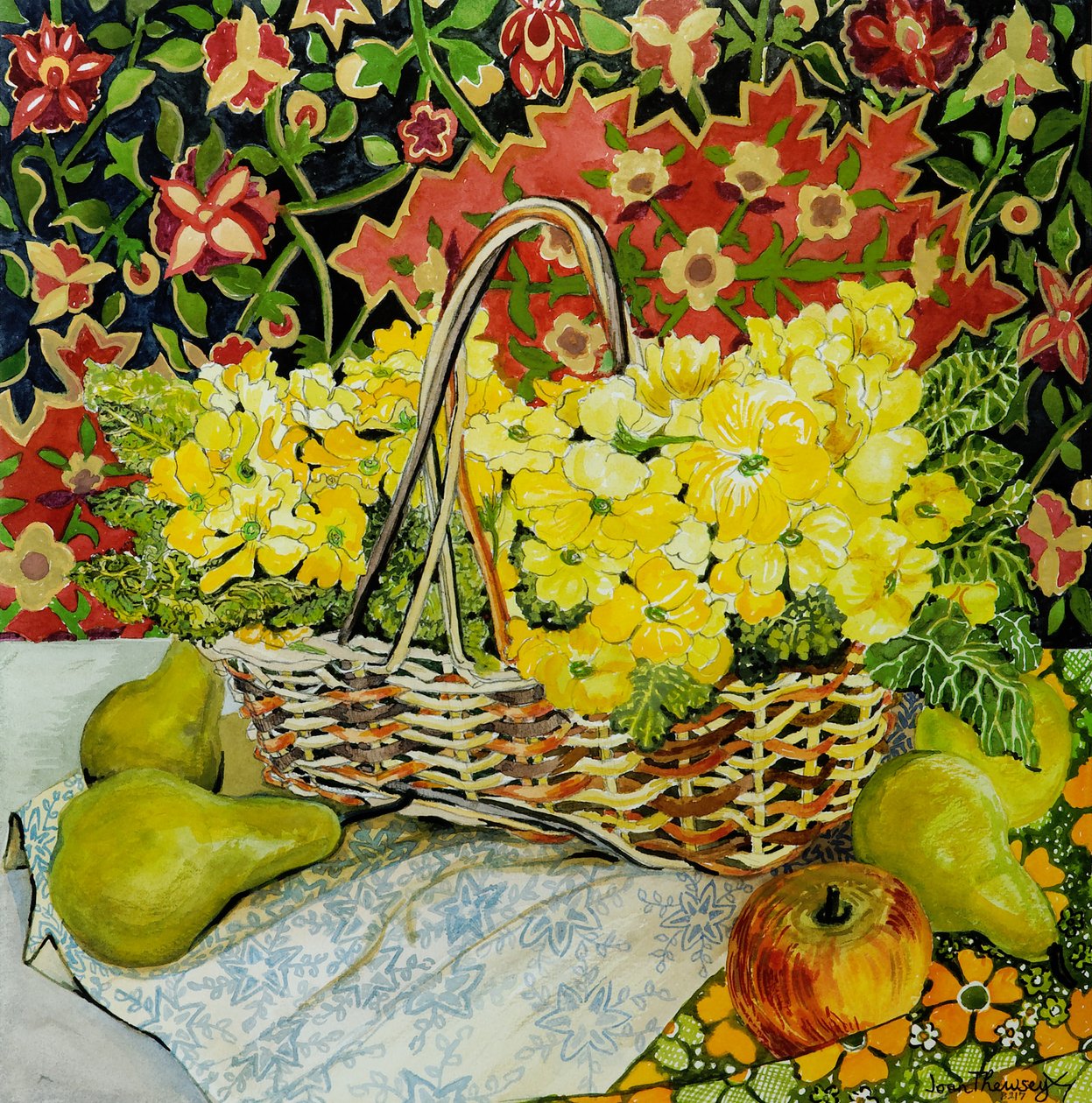 Žluté petrklíče v košíku, s ovocem a textilem, 2010. akvarel od Joan Thewsey